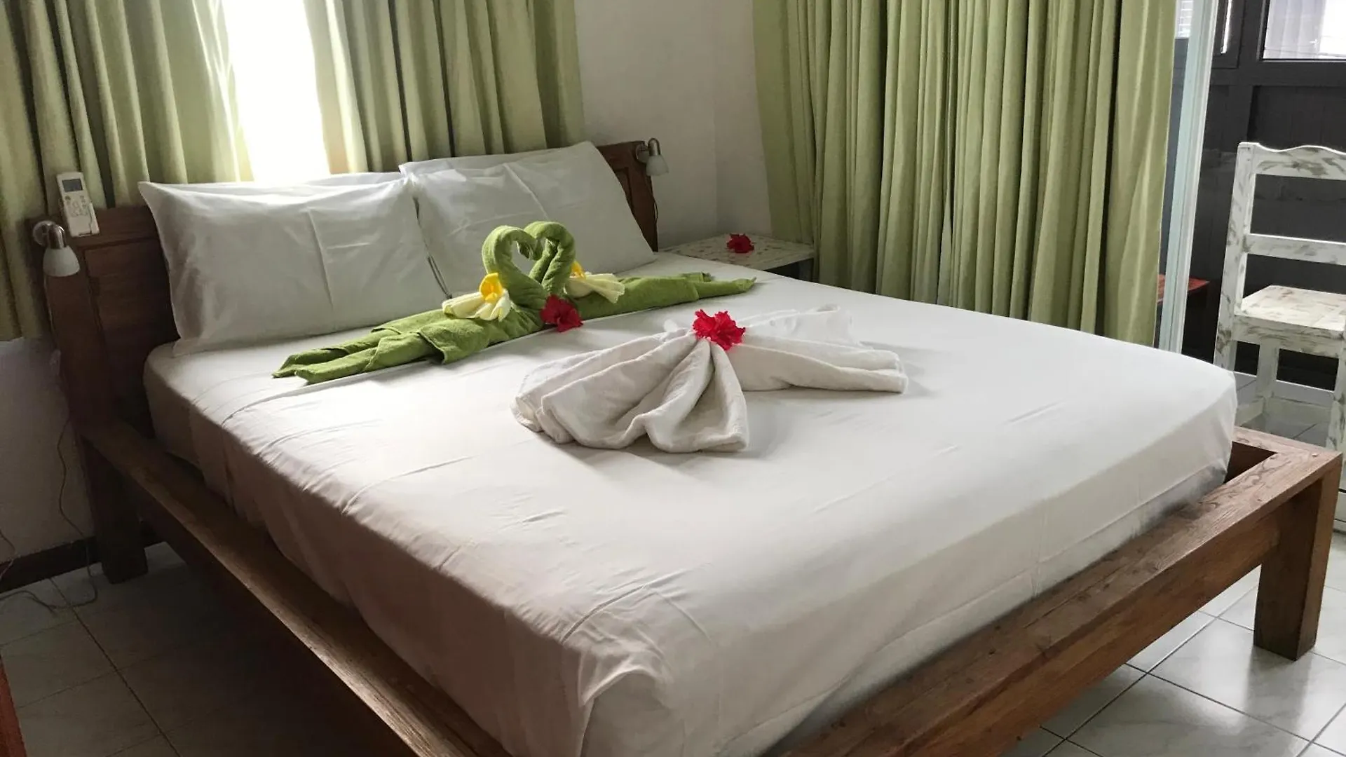 Royale Self Catering Apartments Anse Royale