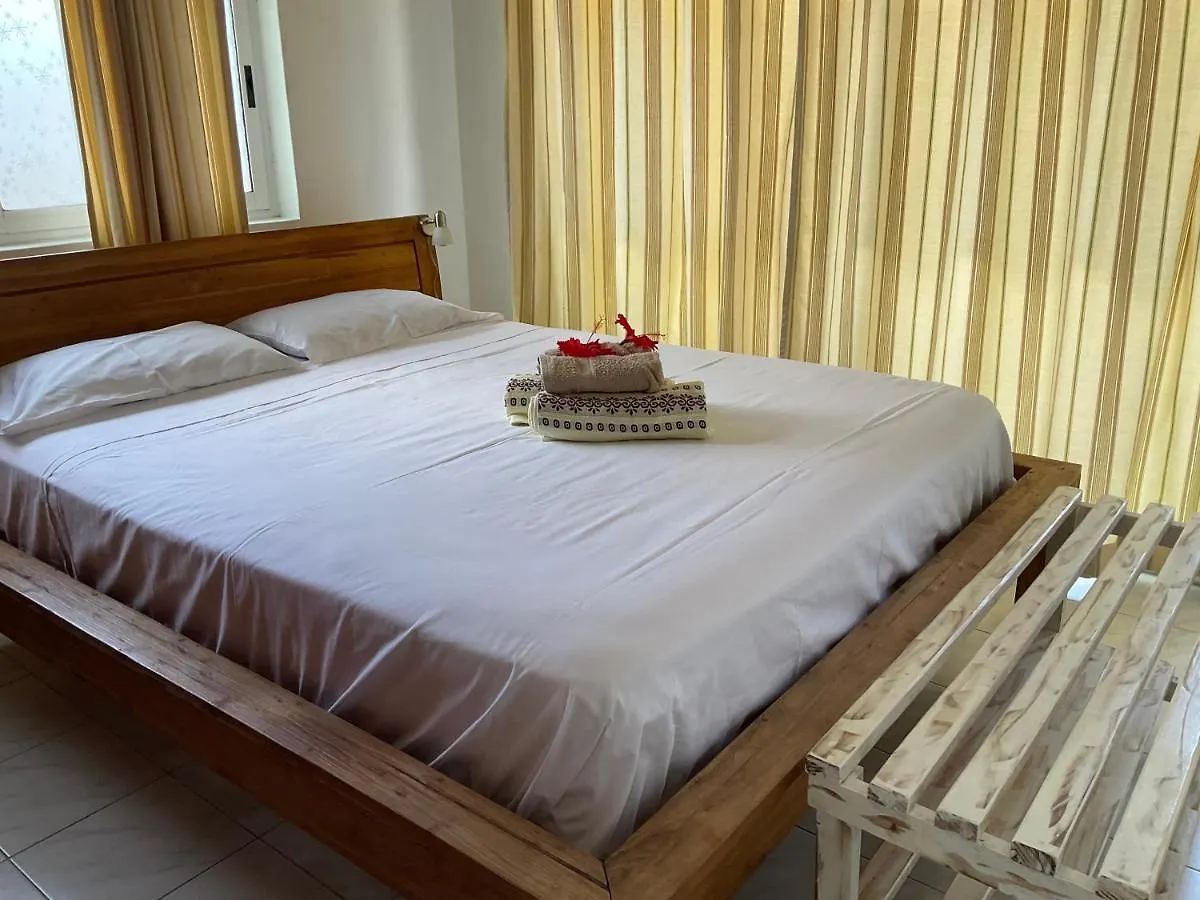 Royale Self Catering Apartments Anse Royale